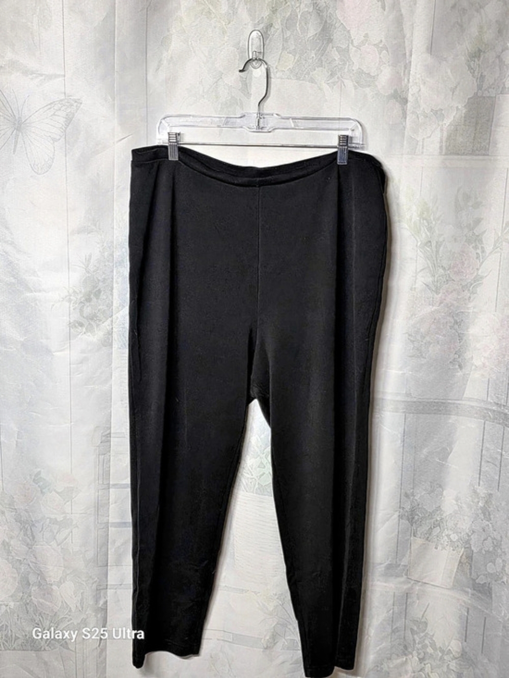 Avenue Stretch Leggings in Black Size 22/24